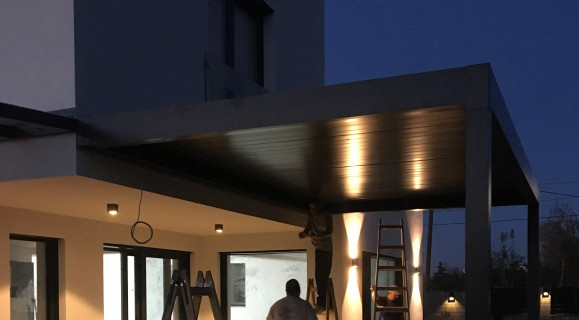 Lamellás pergola telepítése